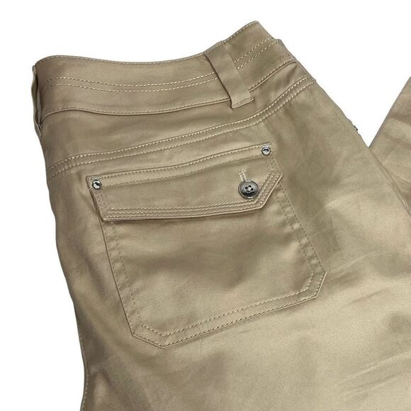 White House Black Market tan cargo capri pants size 10 - Picture 11 of 16